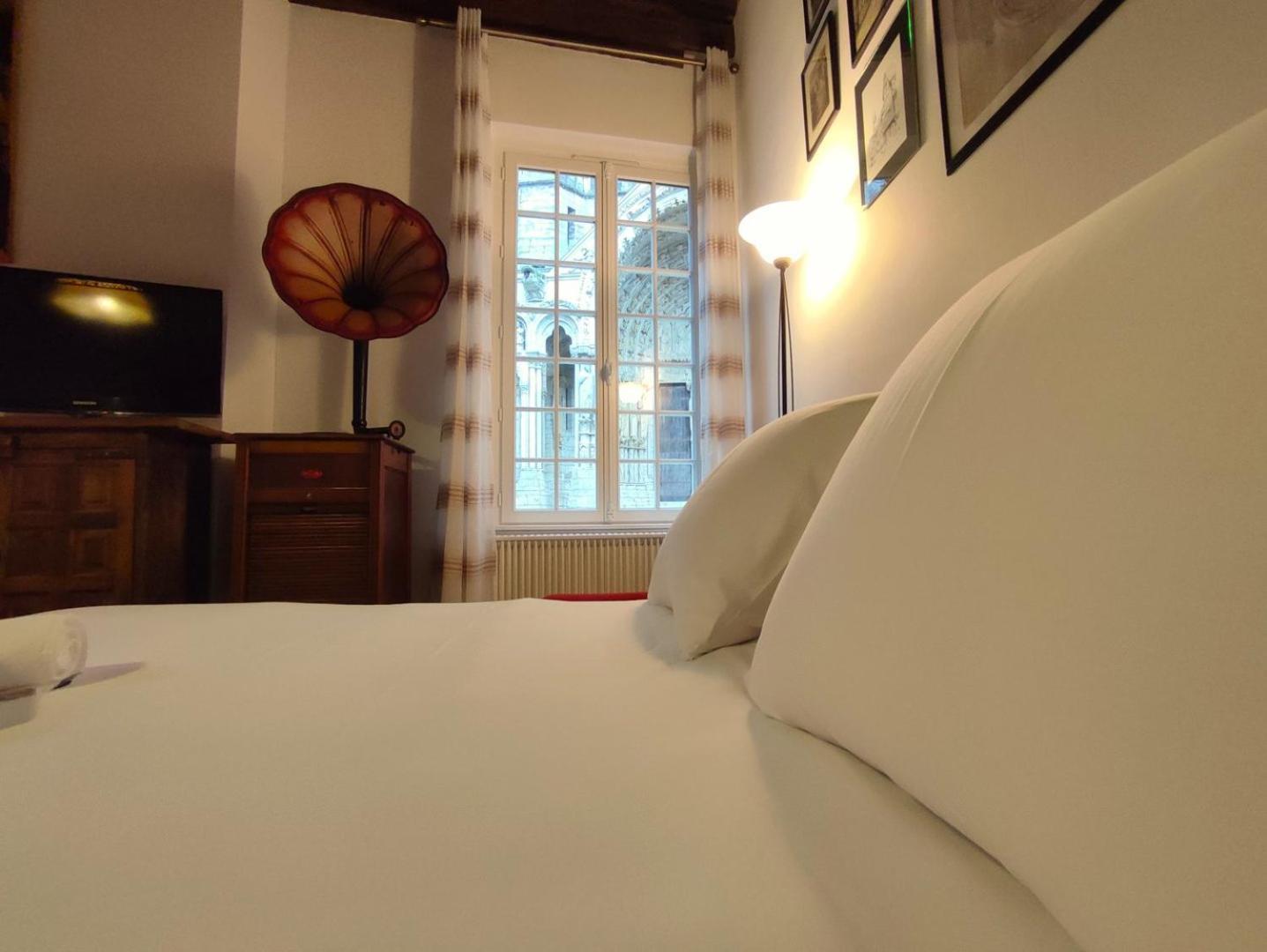Le Gite De La Cathedrale Apartment Шартър Екстериор снимка