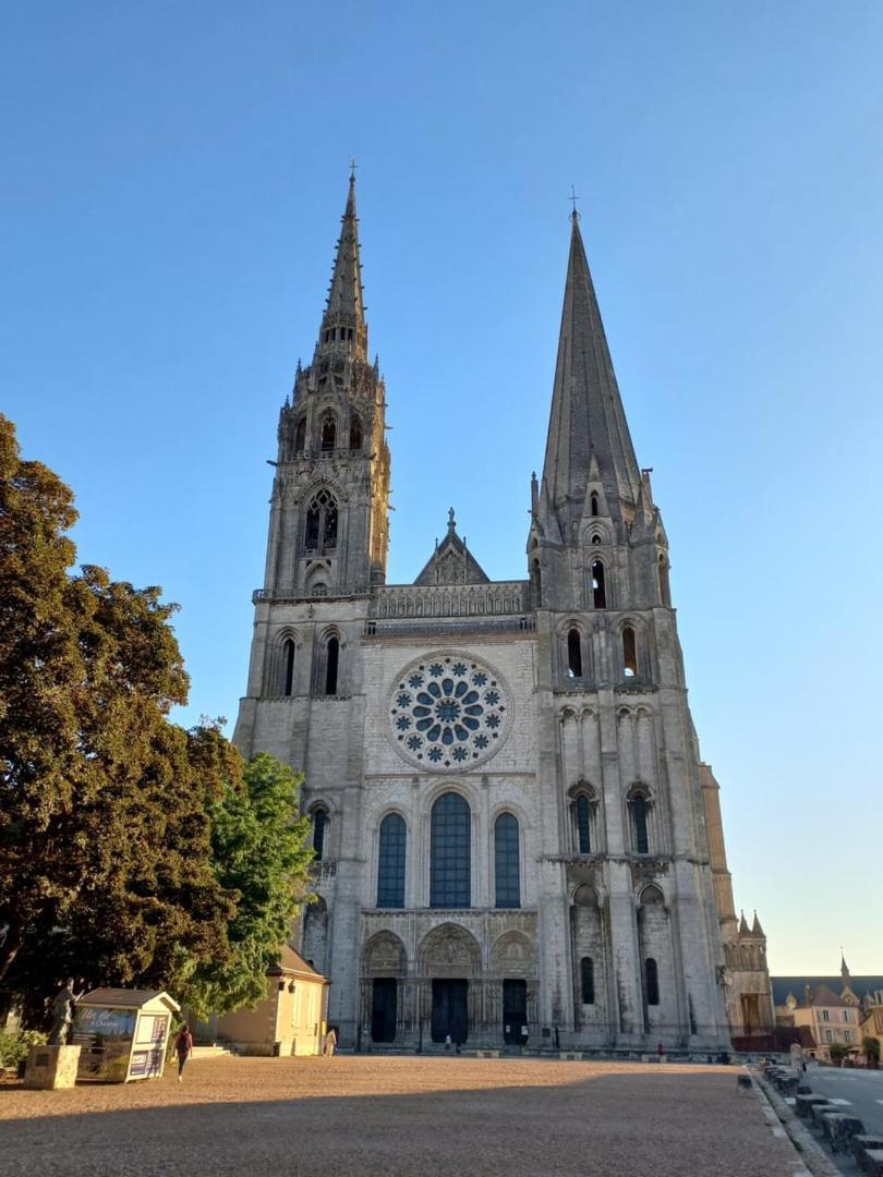 Le Gite De La Cathedrale Apartment Шартър Екстериор снимка